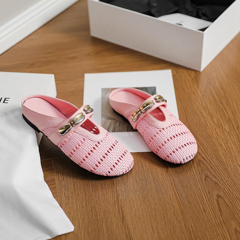 

French metal word with muller shoes women s retro woven hollow light luxury flat bottom half drag bag head cool slippers women 35 розовый