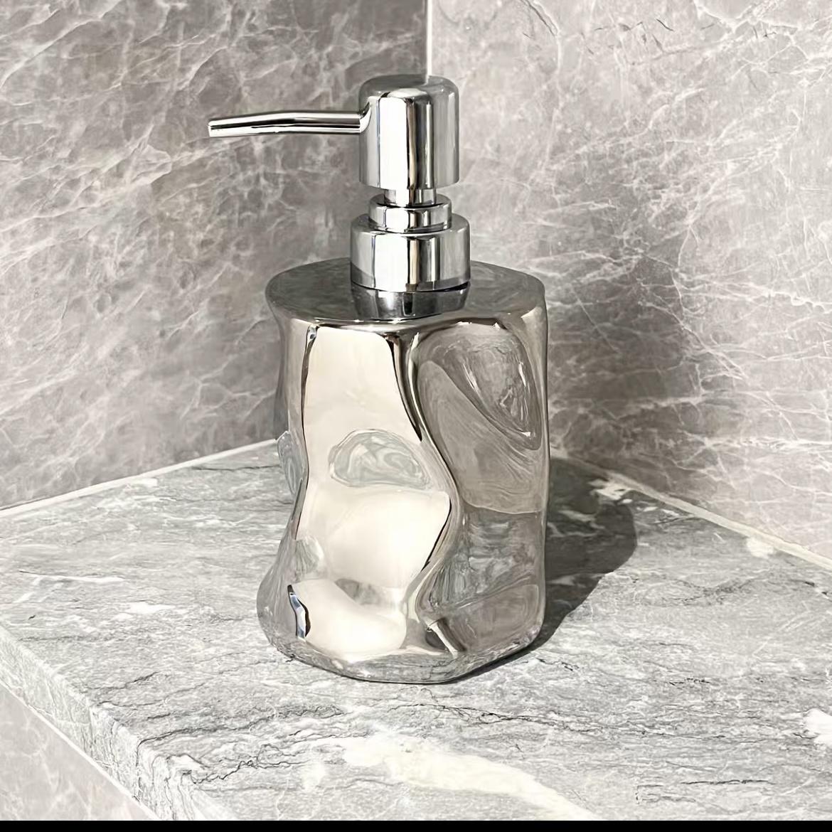 

400ml Ceramic Lotion Bottle Bathroom Accessories Home Soap Container White Silver Home Hotel Makeup Remover Shampoo Storage Jar