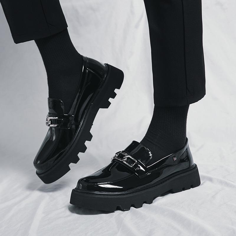 Herren Plateau Slipper modisch große Größe Außenhandel neue Herren Fußbedecker Business Anzugschuhe glänzend Hochzeitsschuhe