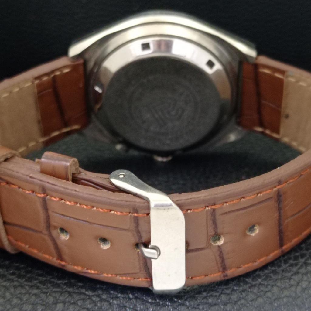 Ricoh R31 AUTOMATIC JAPAN MENS VINTAGE SILVER COLOR DIAL WATCH A701926-5 R207-a701926