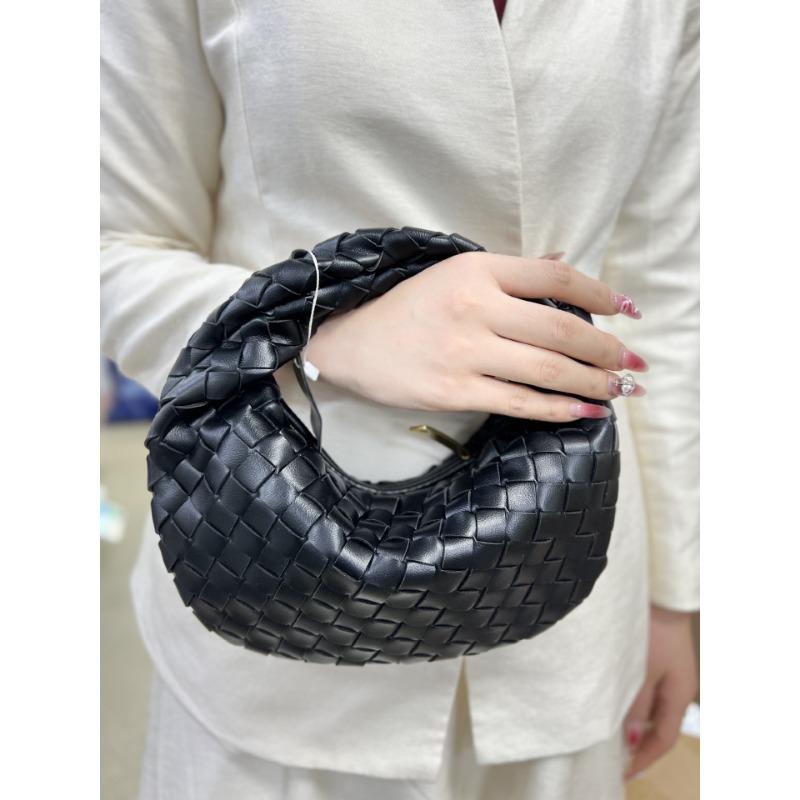[Lots] Woven bags, portable croissants, shoulder dumplings, bags, fashion