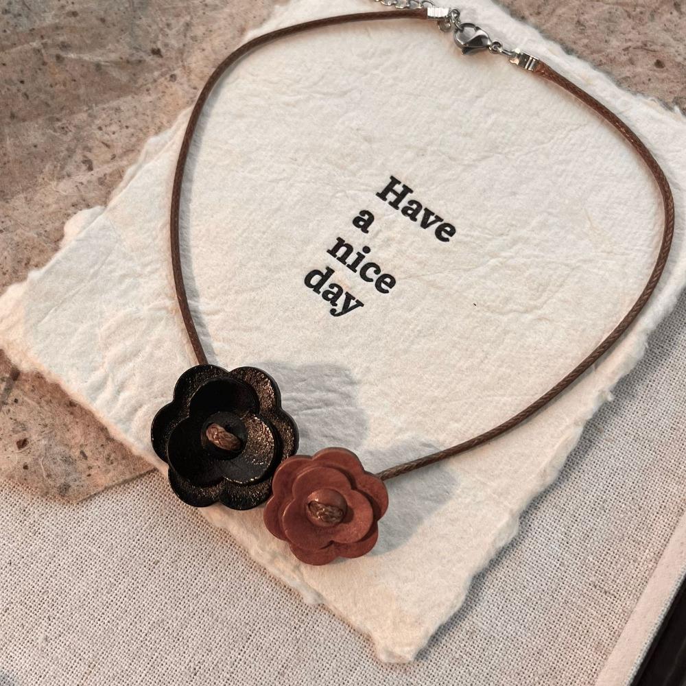 Personality Retro Maillard Black Brown Double Layer Flowers Woven Rope Fine Chain Cortex Choker Necklace for Women Charm Jewelry