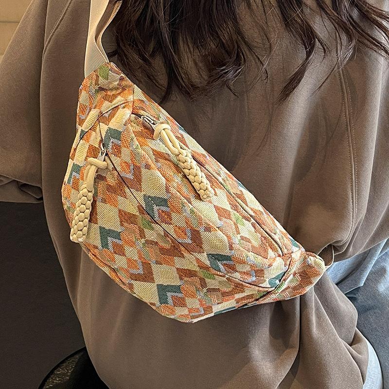 Retro Ethnic Style Walking and Running Sports Chest Bag for Women New High-end Niche Crossbody Mobile Phone Waist Bag