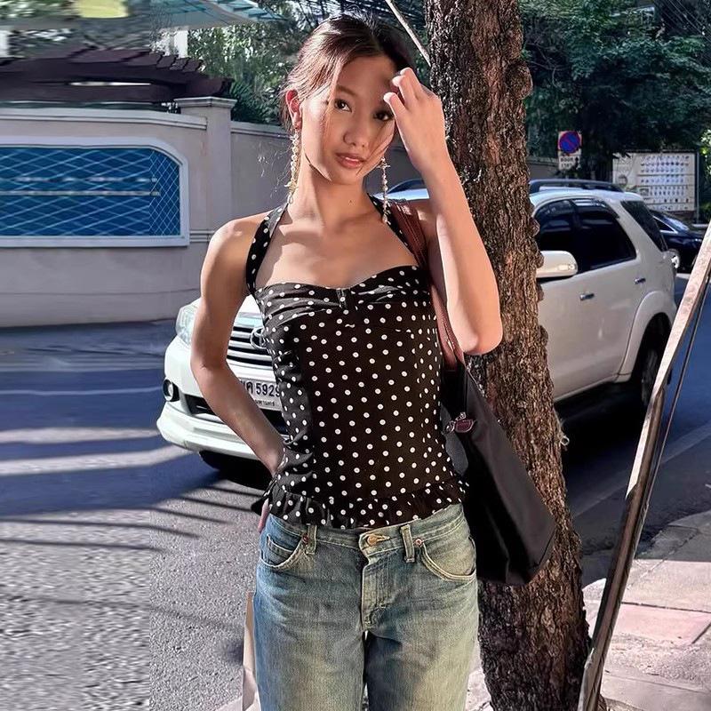 Dámský top bez rukávů s puntíky a zavazováním za krkem, styl „Čistá touha“ obepínající pas