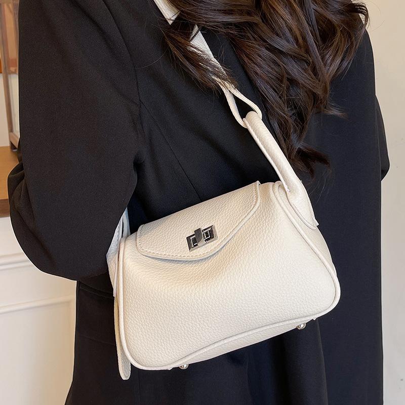 Korean version niche underarm bag women's 2025 new trendy spring fashion lychee pattern vegetable basket bag personalized messenger bag