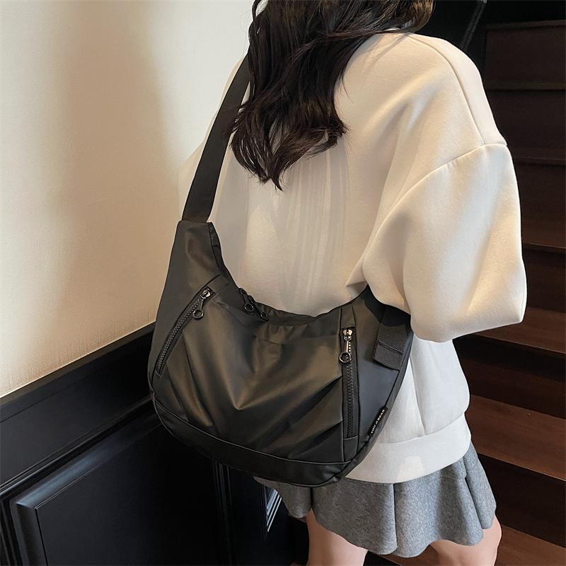 Women's Bag Commuter Crossbody Bag Shoulder Bag Large Capacity Dumpling Bag
