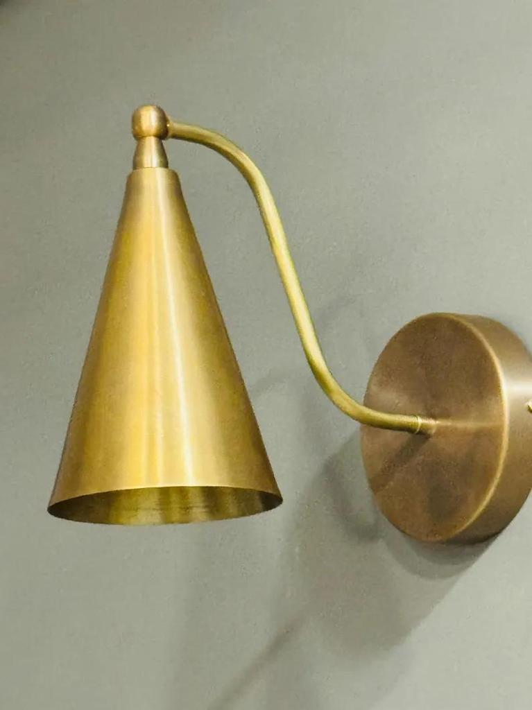 Mid-Century Modern Brass Wall Sconce – Handmade Raw Brass Light Fixture – Minimalist Wall Lamp for Bedroom or Living Room