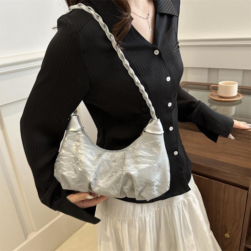 Fashionable Cloud Pleated Shoulder Bag For Daily Use Soft And Spacious With Comfortable Design