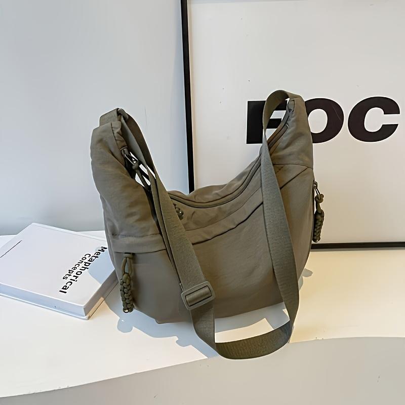 

Lightweight Nylon Crossbody Bag Large Capacity Half Moon Shoulder Bag with Adjustable Strap & Multiple Zip Compartments Casual Style for Daily Use зелёный