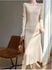 2025 Autumn/Winter Elegant Slim-Fit V-Neck Wool Knit Dress