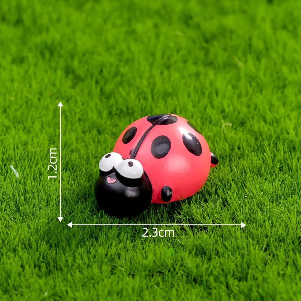 Figurines Miniatures Cute Cartoon Caterpillar Snail Insect Micro Landscape Ornaments For Home Decorations DIY Gardening Decor
