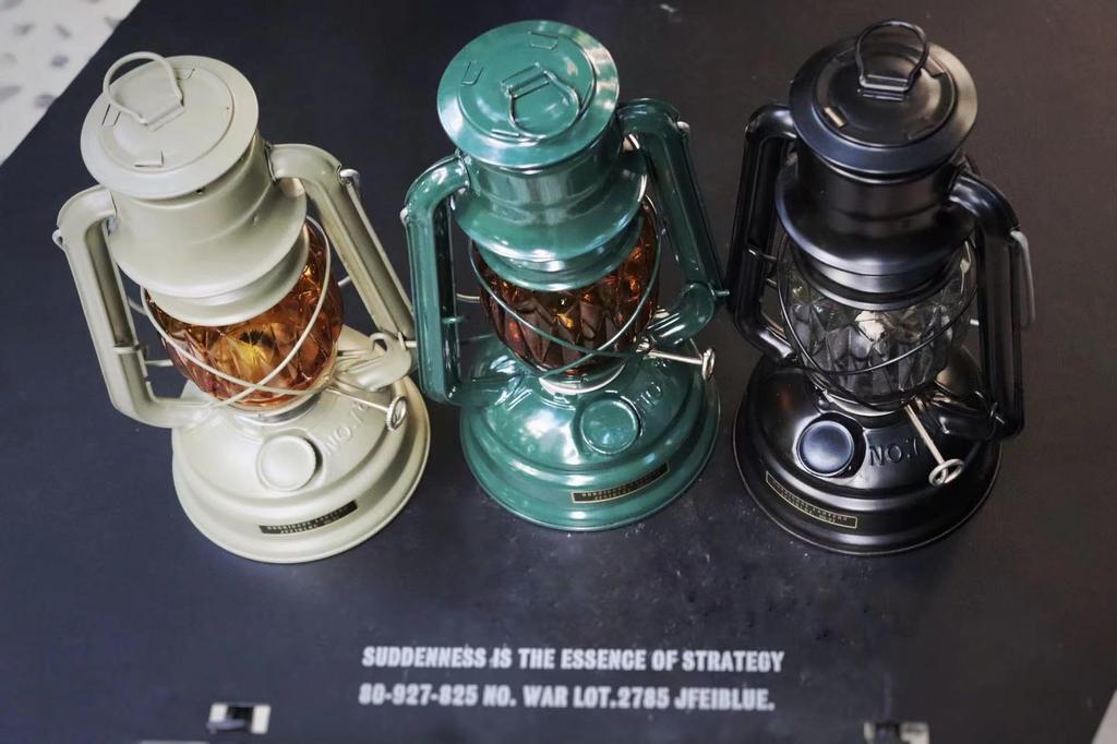 Lantern Marsh Oil Lantern, Kerosene Lantern, Portable Lighting for Outdoor Camping, Hand Lantern, Vintage Lantern (Dark Green)