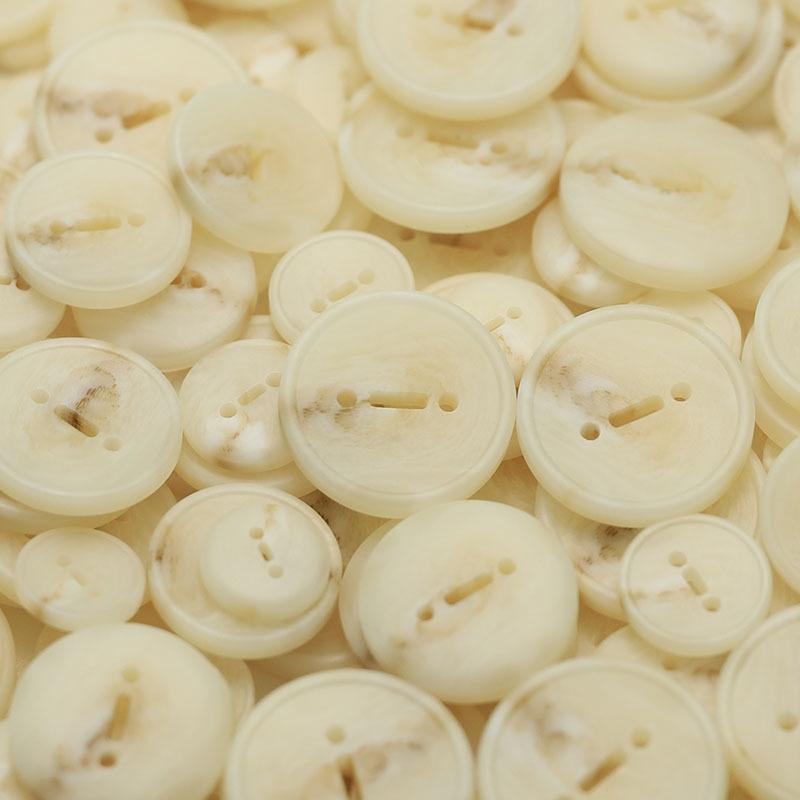 

5 шт. смоляных пуговиц, пуговицы для одежды с уникальным дизайном Два глаза , пуговицы для тренча, куртки, двустороннее пальто ниппи, пряжка для костюма 3 #[horizontal three eyes beige] 17.5mm