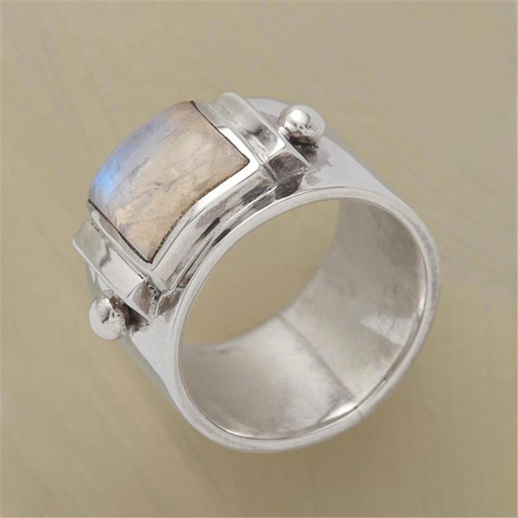 New Fashion Antique Gemstone Moonstone Ring Ladies Engagement Wedding Memorial Ring