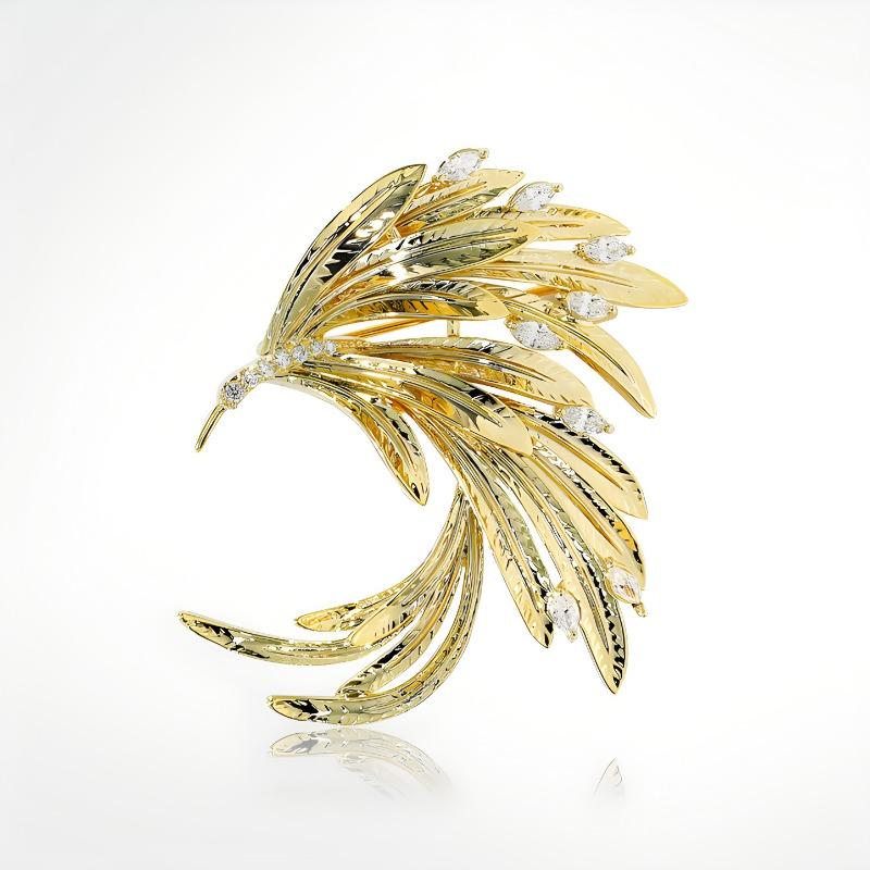Retro and Versatile Phoenix Brooch for Women, High-end and Individual Golden Phoenix Tail Brooch, Light Luxury and Elegant Brooch