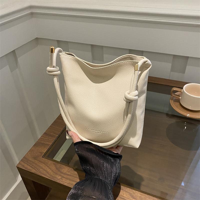 Vintage Stylish Minimalist Casual Underarm Shoulder Bucket Bag 2024 Trendy Design