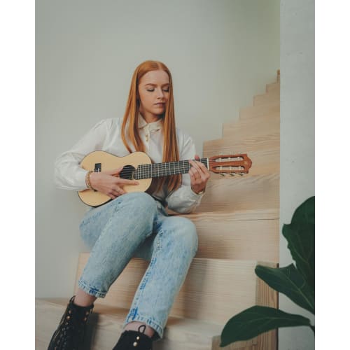 Yamaha Guitalele Natural GL1 - Compact, ukulele-like body size for easy portability. Includes dedicated soft case.