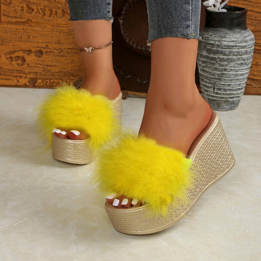 Módní dámské sandály Módní luxusní kožené platformové sandály Venkovní sandály z umělé kožešiny Chlupaté sandály s nadýchanou silnou podrážkou Letní klínkové boty pro ženy