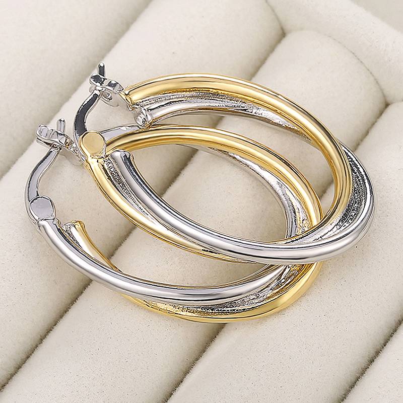 

Huitan Women Hoop Earrings Simple Two Tone Circle Design Versatile Elegant Party Daily Wedding Zircon Fashion Metal Accessories