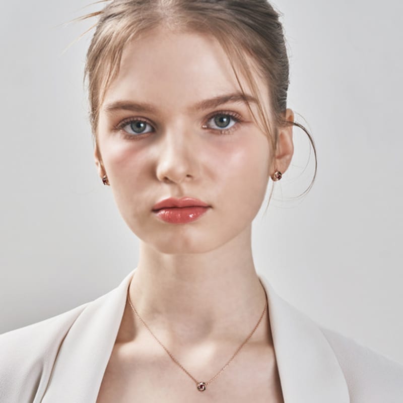 

ELLE Jewelry Ruby Flower Simple Necklace ELBRNN222 Rose gold