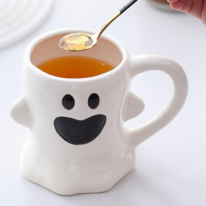 Roztomilé hrnčeky z bieleho porcelánu s tematikou ghúlov, odolná keramika, ideálne na halloweenske dekorácie alebo do kancelárie