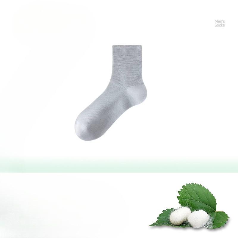 Vasarinės plonos šilkinės kojinės vyrams, tinkamos sportui, su kvėpuojančiu tinklelio dizainu, nesipinančios, pagamintos iš vėsaus šilko, labai vėsios palietus.