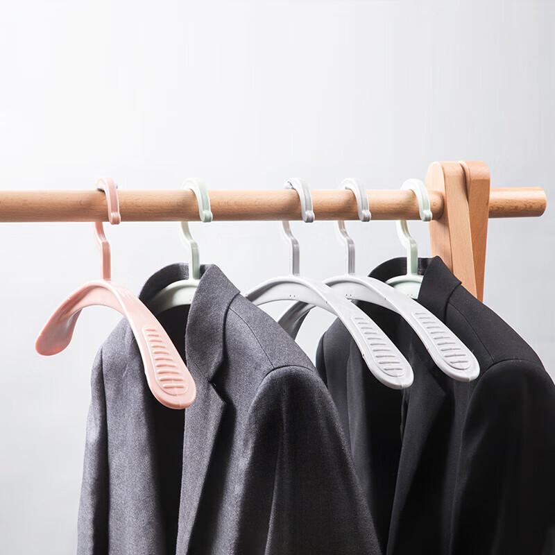 Wide Shoulder Seamless Clothes Hangers