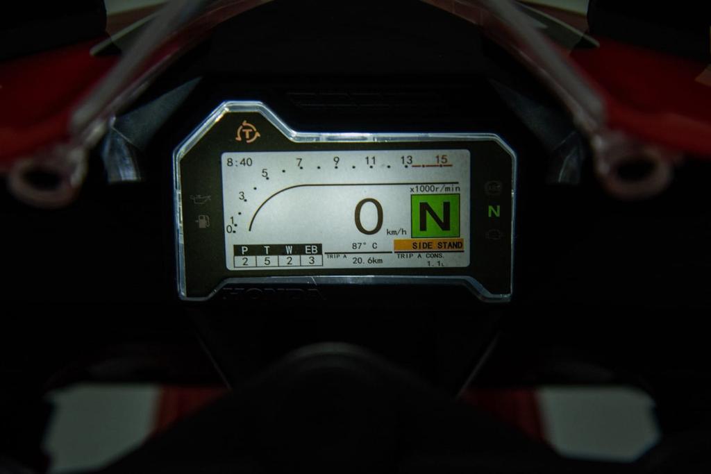 Honda CBR 1000RR Battery Powered Ride-on Toy 12V Light Sound White