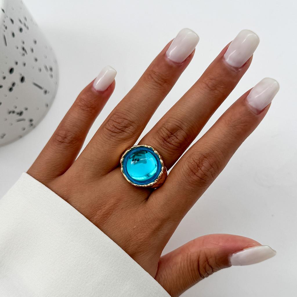 Luxury Style Colorful Acrylic Rhinestone Gem Ring Metallic Textured Pleated Open Band Ring For Women INS Daily Elegant Statement Hand Jewelry