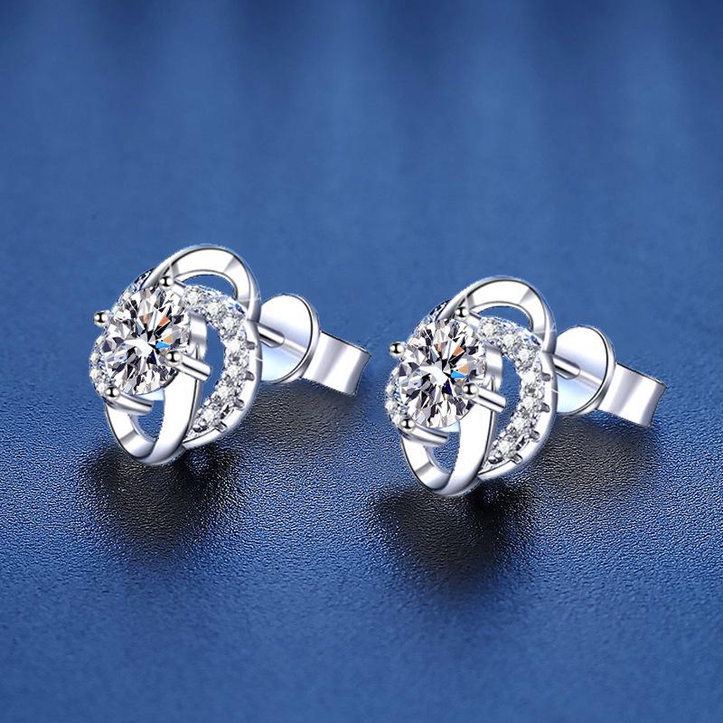 Ohrstecker aus S925 Sterlingsilber im koreanischen Stil mit vierblättrigem Kleeblatt und eingelegten Diamanten