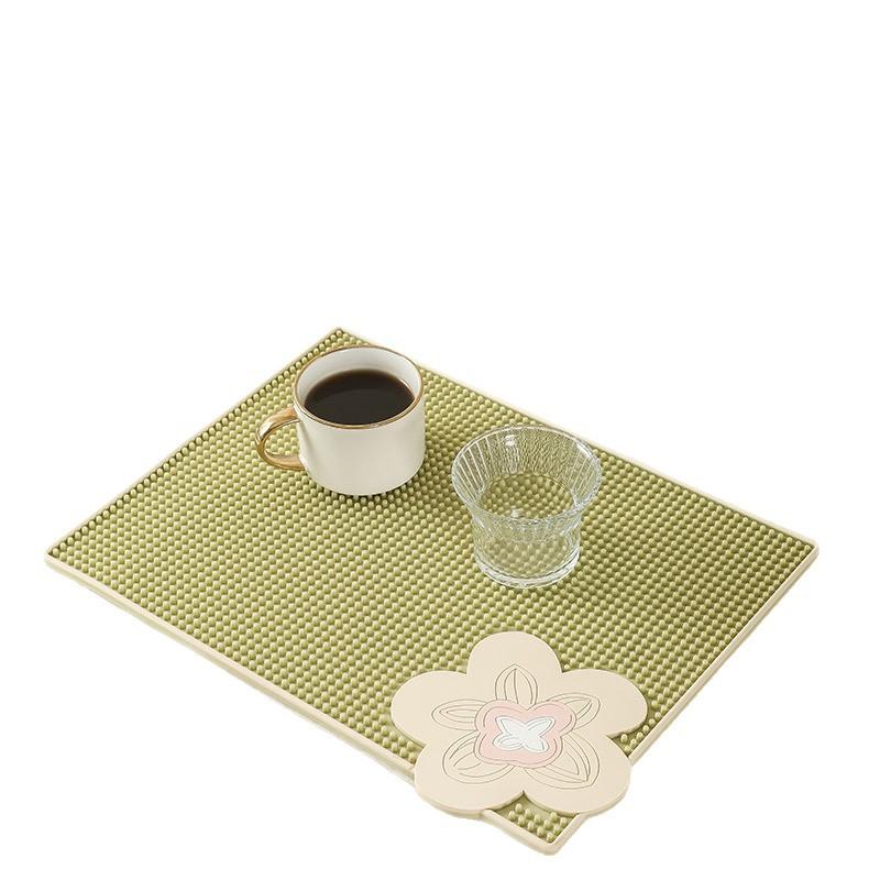 Silicone Water-draining and Heat-insulating Pad, Kitchen and Dining Table Anti-slip Cup and Bowl Pad, Wine Glass Water-filtering Pad
