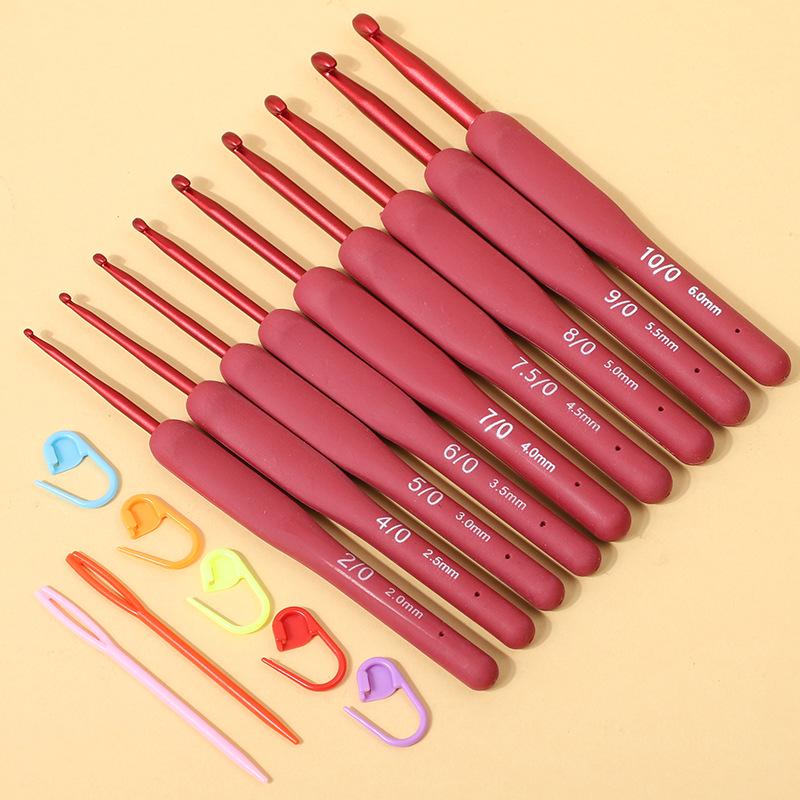 Red Soft Grip Crochet Hooks Set: Handmade Silicone Non-Slip Knitting Needles with Bag