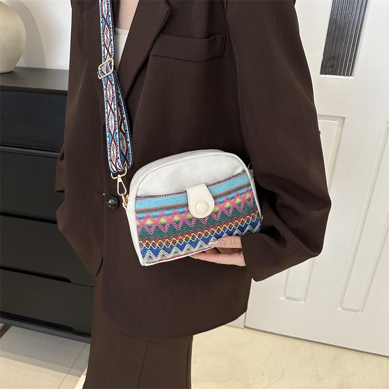 2024 spring new trendy fashion simple retro shoulder crossbody small square bag large capacity foreign style ethnic style women's bag
