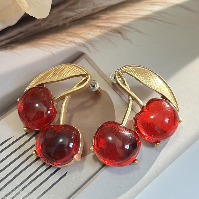 

Средневековая простая золотая брошь с вишнями, именная, ретро-серьги-иглы из красного серебра 925 пробы в стиле Гонконга