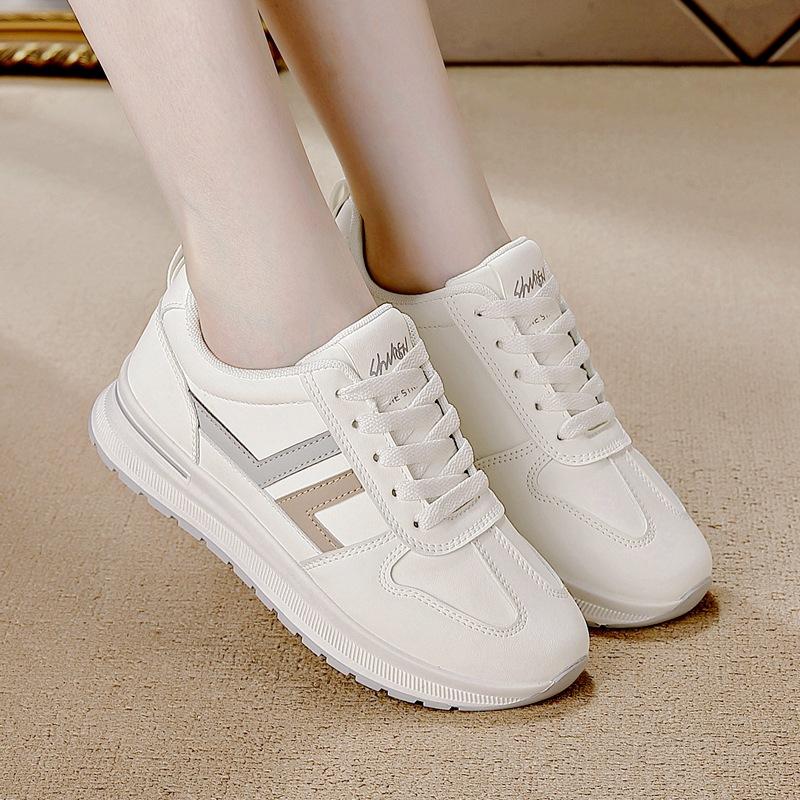 Large size white shoes women's 2025 spring and autumn new breathable and lightweight soft-soled sports shoes thick-soled versatile explosive casual s