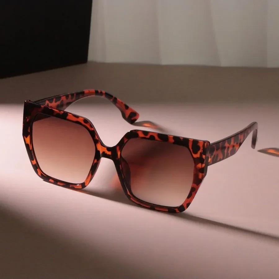 Trendy Square Designer Sunglasses Women Men Big Frame Mirror Sun Glasses Female Male Outdoor Comfortable