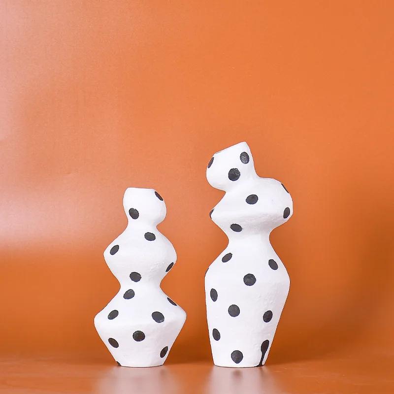 

Creative Ceramic Vase Black and White Dots Irregular Shape Flower Arrangement Ceramic Handicraft Ornaments Home Decoration