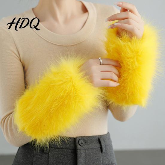 Stylish Plush Cuff Sleeves 1 Pair Faux Fur Wrist Cuffs for Women Fluffy Fox Arm Elegant Winter Accessories Warmers with Satin Lining Warm