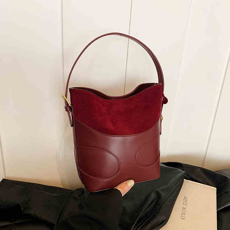 Autumn Brown Women Bucket Bags  New Casual Large Capacity Shoulder Bag Female Fashion Commuter Crossbody Bag