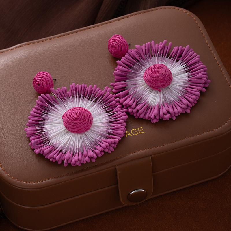 

Bohemian Vacation Style Small Fresh Flower Earrings Women S Fashion Temperament Elegant High Sense Contrasting Flower Earrings