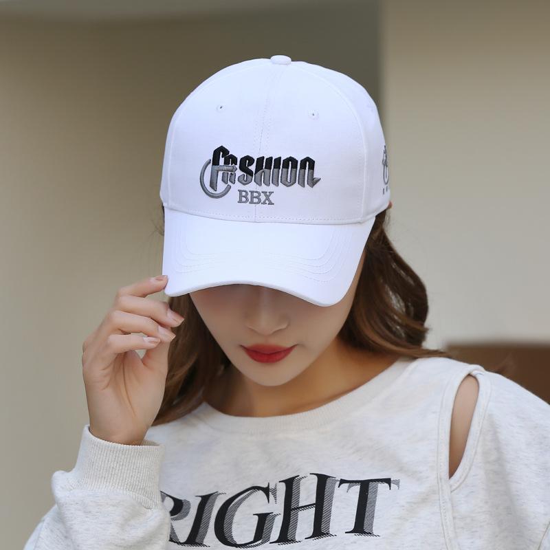 

Sunshade and sunscreen niche design trendy hat men s and women s hard top baseball caps белый