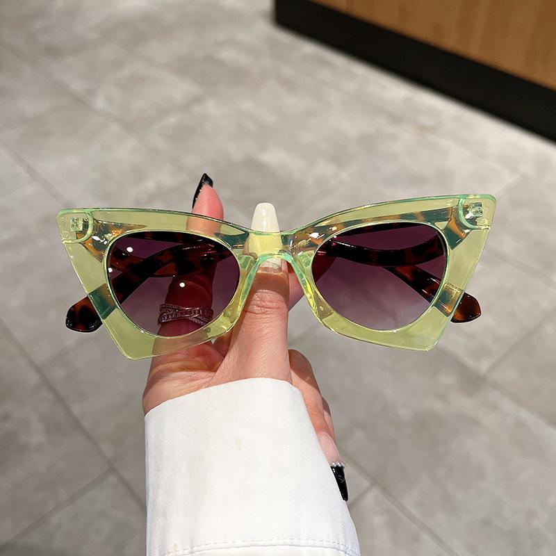 

Vintage Stylish Cat Eye Sexy Ladies Sunglasses Women For Men Luxury Brand Designer Punk Sun Glasses Trend Big Frame Shades UV400 Quality