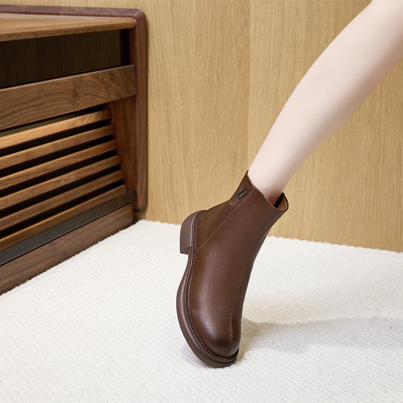Women's boots 2026 Spring and Autumn genuine leather short boots women's retro mid top Korean version women's shoes