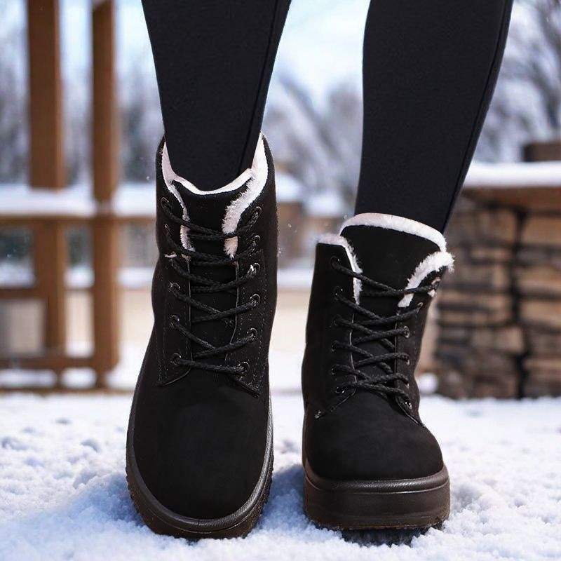 New large-size snow boots in autumn and winter, piled and thickened waterproof women's cotton shoes, women's mother shoes, thick-soled warm large-size
