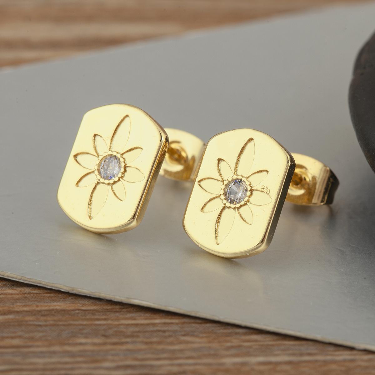 

Nidin Hot Sale Rectangular Shape Smooth Carving Flower Pattern Stud Earrings For Women Simple Fashion Ear Jewelry Accessories білий