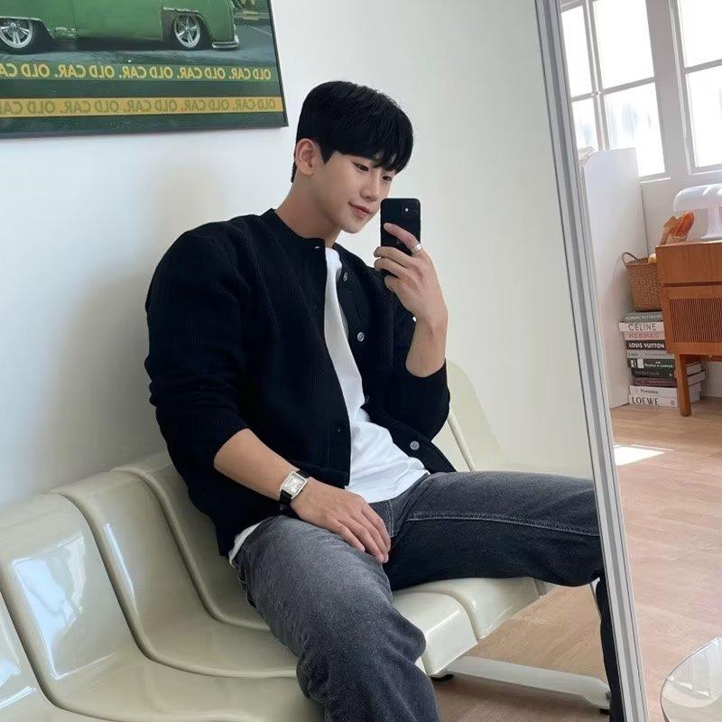 

Men s Spring/Autumn Round Neck Knit Cardigan - Korean Style Solid Color Versatile Base Layer Top M чорний