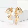 Fashion Alloy Matte Gold Pearl Bow Brooch Elegant Temperament Ladies Clothing Corsage Ornament Pin