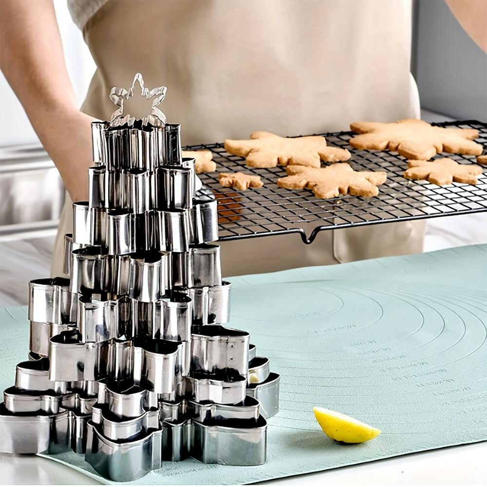 10pcs Stainless Steel Snowflake Cookie Cutters, Christmas Baking Molds for Sugar Cookies, Kitchen Tools for Holiday Baking