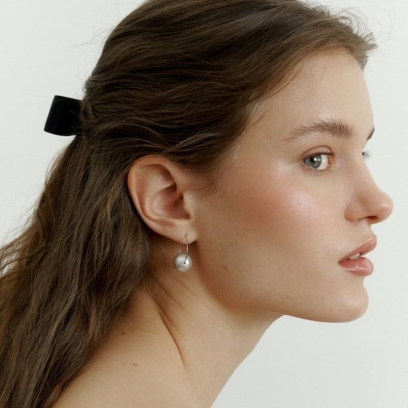 LOVE ME MONSTER Pearl Ribbon Hair Pin