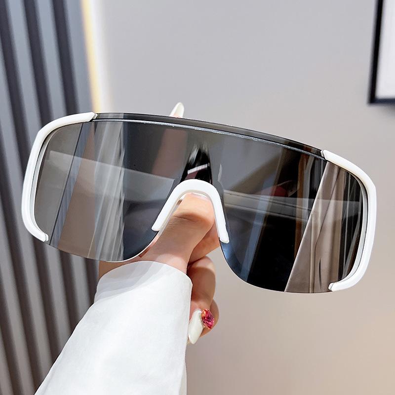 Photochromic Anti-UV Sports Sunglasses: Windproof & Sandproof for Cycling, Running, Skiing, Mountaineering, and Outdoor Activities